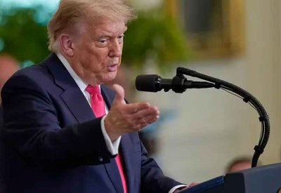 ترامب: إيران ترغب في لقاء.. سأفكر في قصفها مجددا بسبب التخصيب