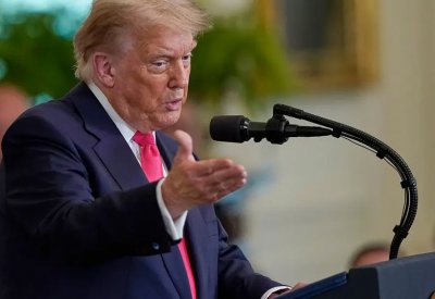 ترامب: أنقذتُ خامنئي من "موت بشع ومهين".. وقد أضرب إيران مجدداً
