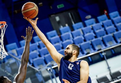 منتخب السلة يواصل التحضيرات اليومية