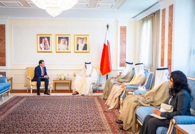 وزير الخارجية يستقبل سفير الولايات المتحدة المكسيكية لدى البحرين