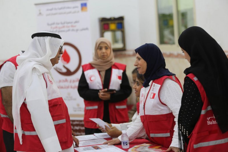 الهلال الأحمر البحريني يشارك بفعالية حملة التبرع بالدم بقرية عراد