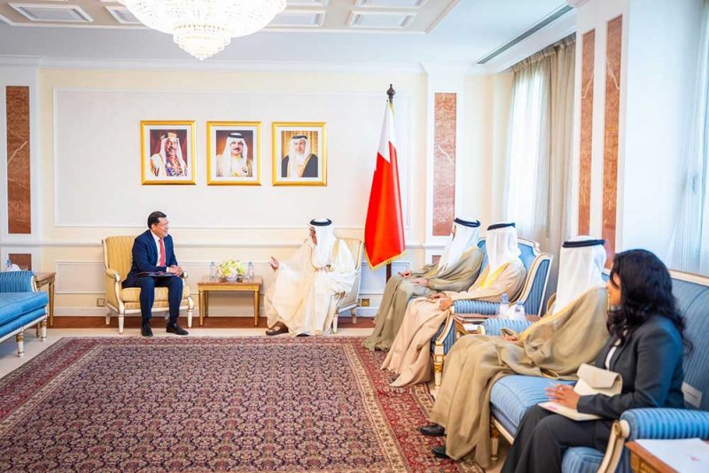 وزير الخارجية يستقبل سفير الولايات المتحدة المكسيكية لدى البحرين