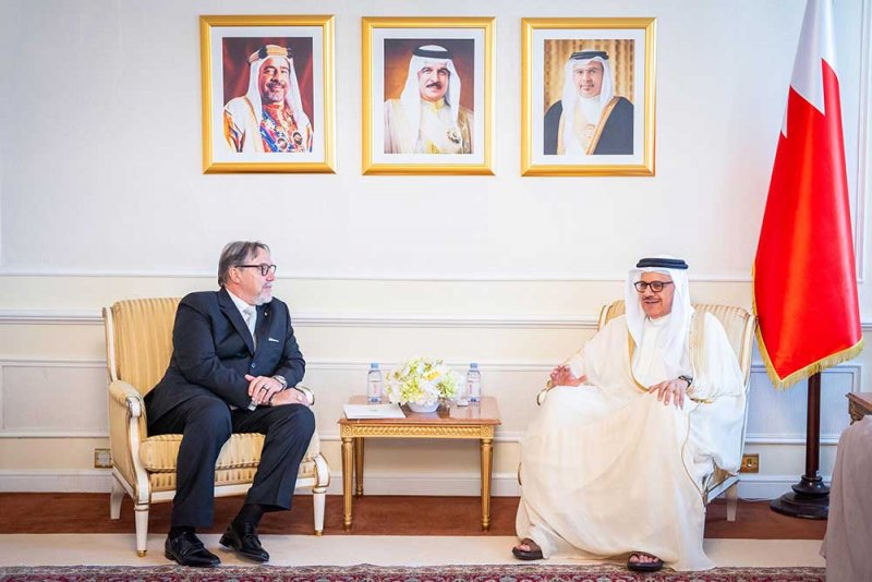 وزير الخارجية يستقبل سفير المجر لدى البحرين والمقيم في الرياض