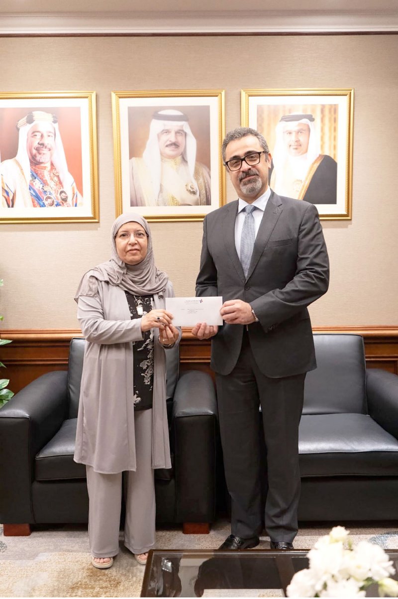 “الفنادق الوطنية” تتبرع لجمعيتين بحرينيتين