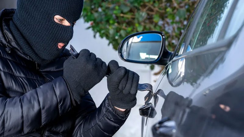 سرقة السيارات في بريطانيا تتحول إلى تجارة عالمية مربحة
