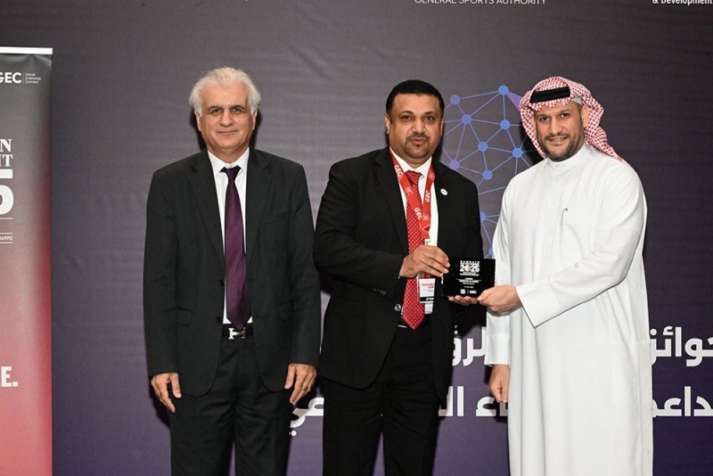 بورصة البحرين تحصد جائزة "CIO Legend" في قمة قادة تقنية المعلومات 2025
