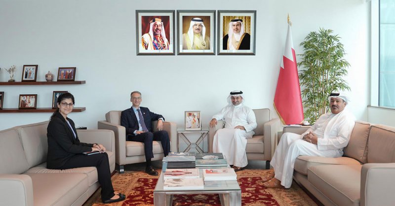 وزير الصناعة والتجارة يستقبل سفير الولايات المتحدة الأمريكية لدى مملكة البحرين