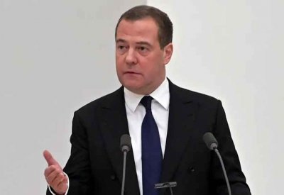 ميدفيديف: انضمام أكثر من 210 آلاف جندي للجيش الروسي عام 2025