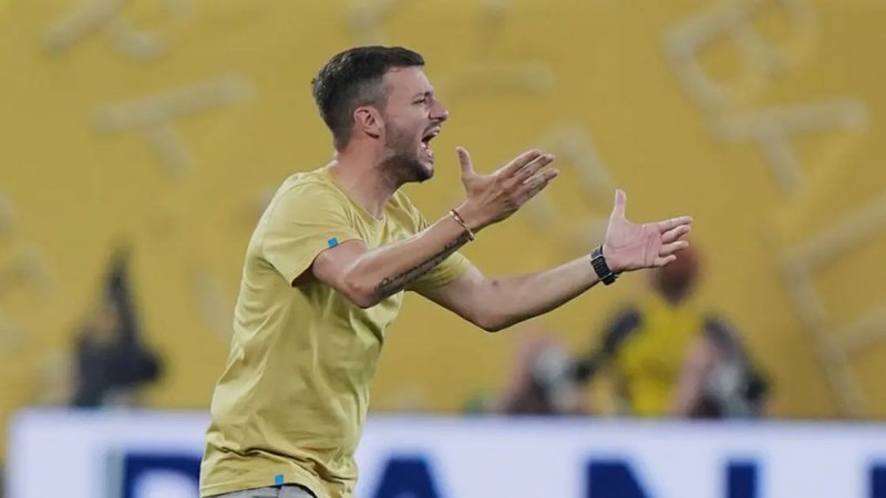 كأس العالم للأندية تطيح بمدرب بورتو من منصبه