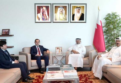 فخرو يبحث تعزيز المجالات الصناعية والتجارية مع طاجيكستان