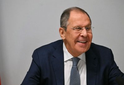 "رائع ومستحق".. لافروف يهنئ بن فرحان بفوز الهلال