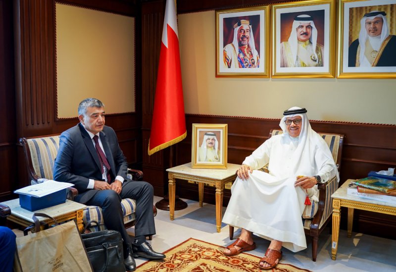 وزير الخارجية يستقبل سفير أوزبكستان المعين لدى البحرين والمقيم في الرياض