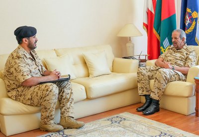 القائد العام يستقبل الملحق العسكري الجديد بسفارة المملكة واشنطن بمناسبة تعيينه