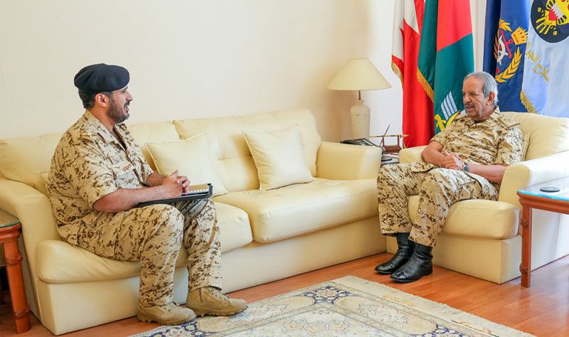 القائد العام يستقبل الملحق العسكري الجديد بسفارة المملكة واشنطن بمناسبة تعيينه