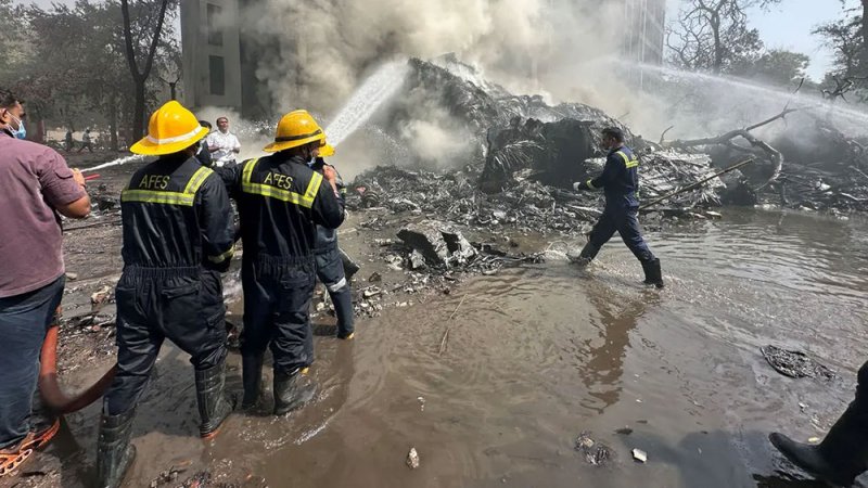 تحقيق في حادث تحطم الطائرة الهندية يكشف التفاصيل