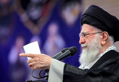 خامنئي: قادرون على الوصول لمواقع أميركية مهمة في المنطقة