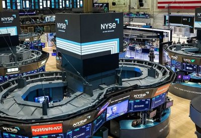 الأسهم الأميركية تهبط في أسبوع بضغط تصاعدات التوترات التجارية