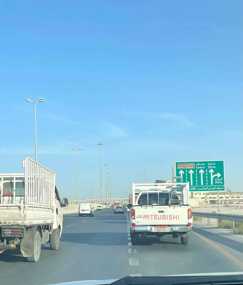 شارع الميثاق يعاني اختناقا مروريا باتجاه سترة