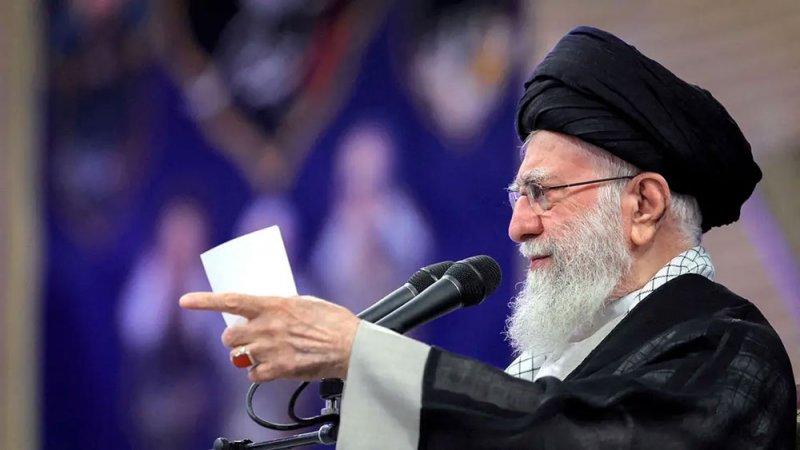 خامنئي: قادرون على الوصول لمواقع أميركية مهمة في المنطقة
