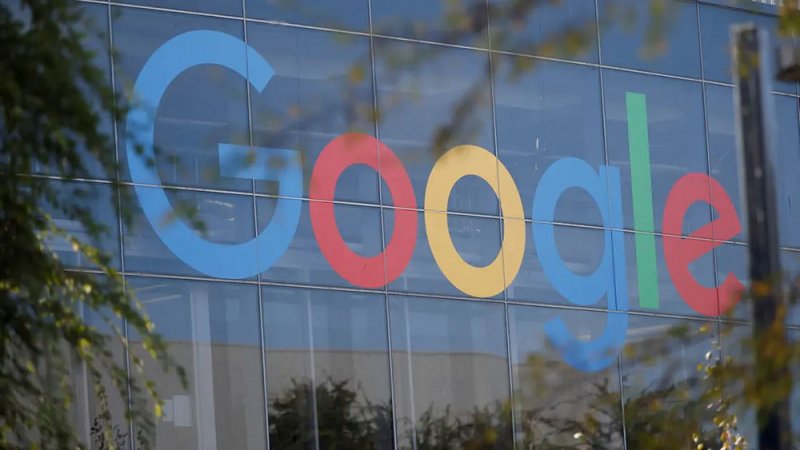 "غوغل" تدفع 2.4 مليار دولار للاستحواذ على شركة ناشئة لتوظيف رئيسها