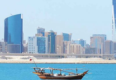 الطقس حار خلال النهار ورطب احيانا مع رياح خفيفة