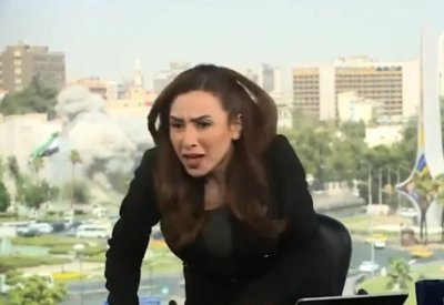 بالفيديو.. غارة إسرائيلية على دمشق تُفزع مذيعة على الهواء