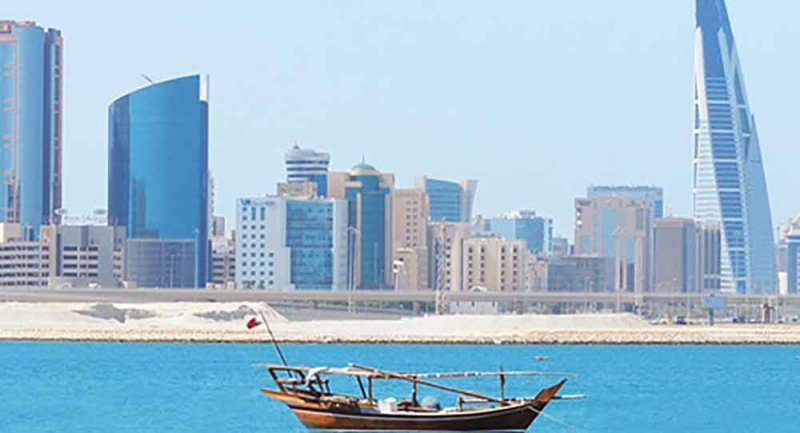 الطقس حار خلال النهار ورطب احيانا مع رياح خفيفة