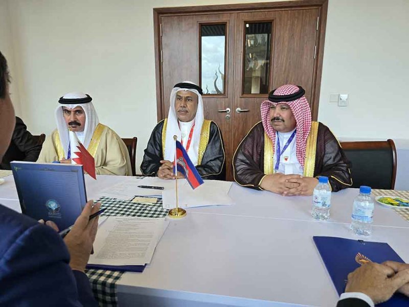 وفد الشعبة البرلمانية يلتقي رئيس لجنة العلاقات الخارجية بالبرلمان الكمبودي
