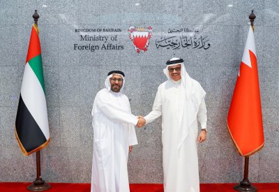 وزير الخارجية يجتمع مع وزير الدولة بوزارة الخارجية في دولة الإمارات العربية المتحدة
