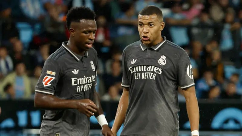 ريال مدريد يوقف تجديد عقد فينيسيوس خوفاً من "انقلاب" مبابي