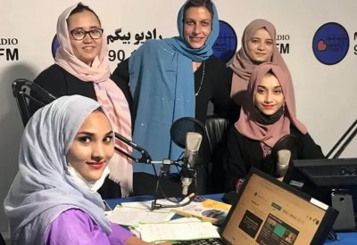 الأمم المتحدة: طالبان توقف "عدداً كبيراً" من النساء بسبب مخالفات الزي