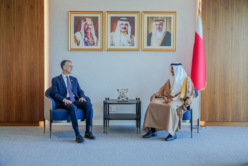 وزير المواصلات والاتصالات يستقبل سفير الولايات المتحدة الأميركية لدى مملكة البحرين