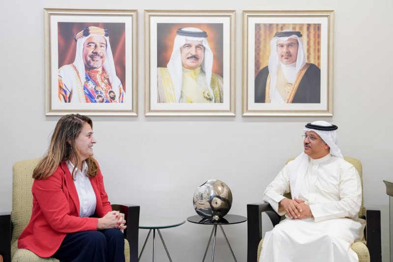 رئيس هيئة البحرين للثقافة والآثار يستقبل سفيرة صربيا لدى البحرين