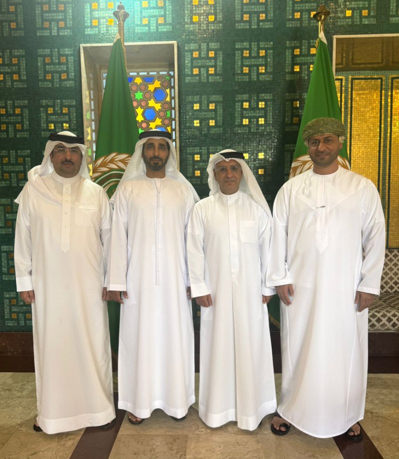 المدير العام للشؤون القانونية وحقوق الإنسان بوزارة الخارجية يجتمع مع رئيس لجنة الميثاق العربي لحقوق الإنسان
