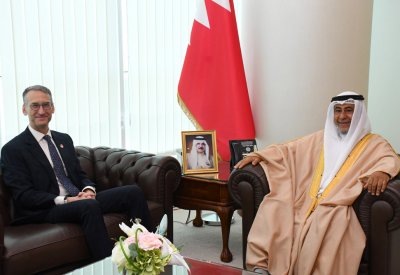 وزير شؤون مجلسي الشورى والنواب يستقبل سفير الولايات المتحدة الأميركية لدى مملكة البحرين