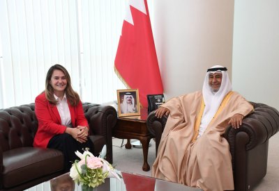 وزير شؤون مجلسي الشورى والنواب يستقبل سفيرة جمهورية صربيا لدى مملكة البحرين