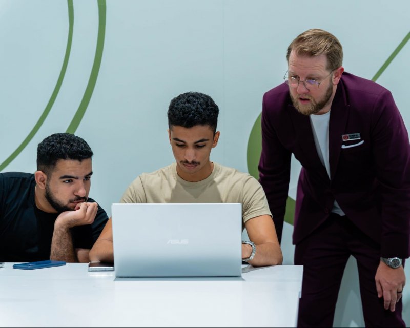"طلبات" تقدّم برامج تدريبية تقنية ضمن مشاركتها في مدينة شباب 2030