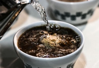 دراسة: شرب القهوة في هذا الوقت يقلل خطر الوفاة