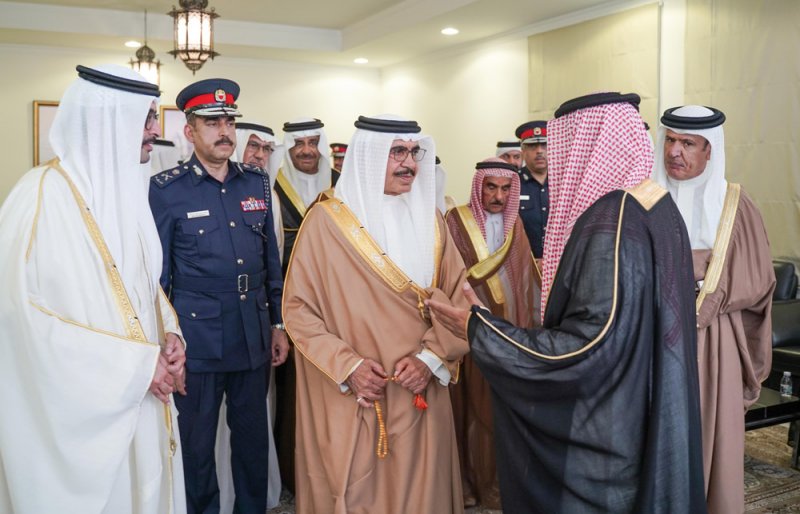 وزير الداخلية يشيد بتمسك أهالي الزلاق والبديع بالمحافظة على العادات البحرينية الأصيلة وتعزيز الهوية الوطنية