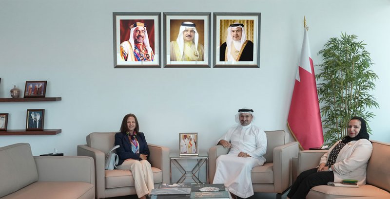 وزير الصناعة والتجارة يستقبل القائم بأعمال سفارة الجمهورية اللبنانية لدى مملكة البحرين