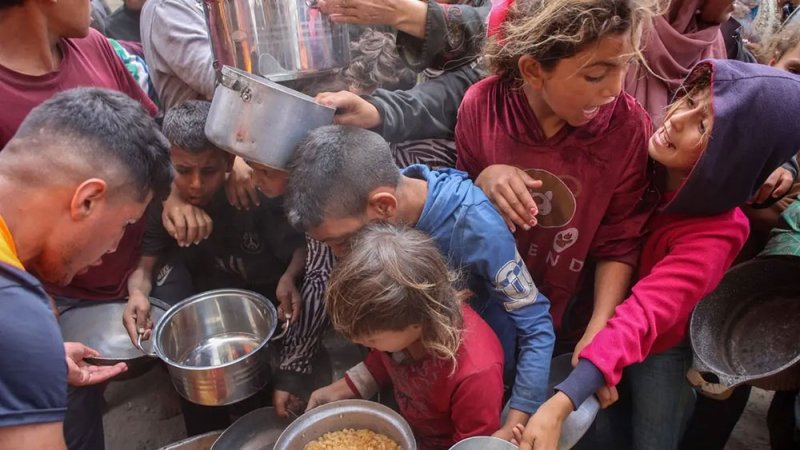 مقتل 78 فلسطينيا في غزة بينهم امرأة حامل وطفلها في غارات إسرائيلية