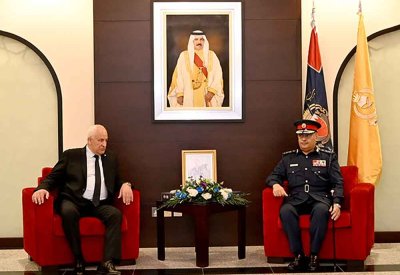 وزير الداخلية الفلسطيني يتفقد آليات العمل في إدارات “الداخلية”