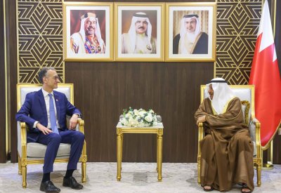 العلاقات البحرينية الأمريكية تزدهر بتنامي الشراكات المثمرة والتعاون الوثيق للنهوض بمصالح البلدين الصديقين