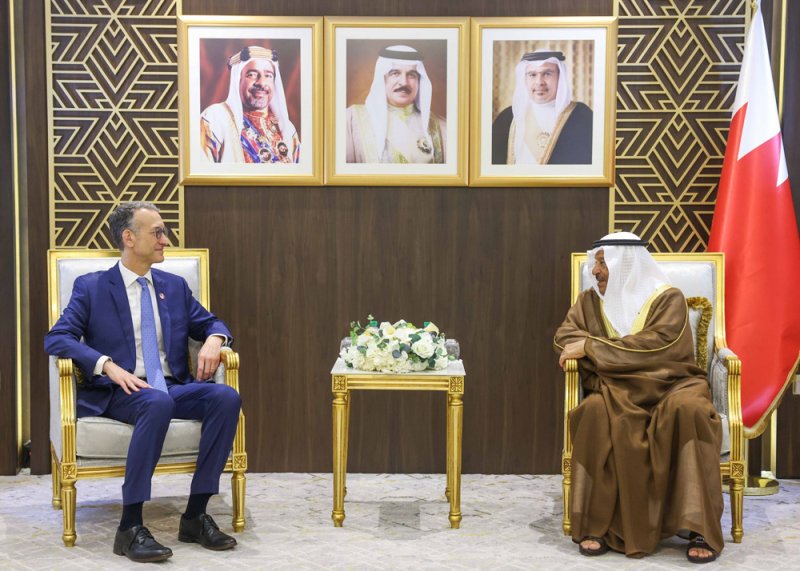 العلاقات البحرينية الأمريكية تزدهر بتنامي الشراكات المثمرة والتعاون الوثيق للنهوض بمصالح البلدين الصديقين