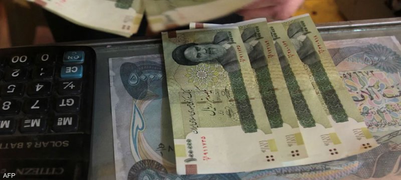 إيران تدرس إزالة أصفار من عملتها الوطنية