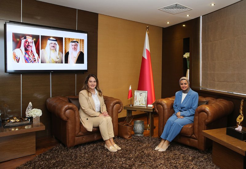 وزيرة شؤون الشباب تستقبل سفيرة جمهورية صربيا لدى مملكة البحرين