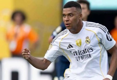 بسبب مبابي.. ريال مدريد يطيح بموظفة كبيرة