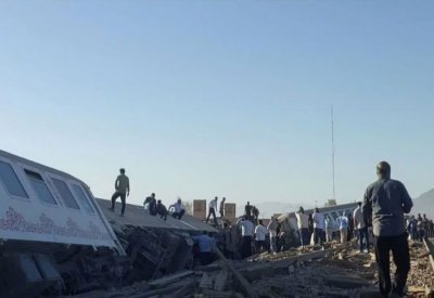 30 جريحاً بعد خروج قطار عن مساره في جنوب إيران