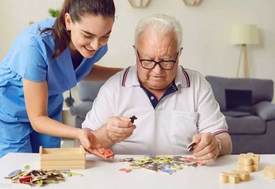 علماء يكتشفون أن نقص عنصر غذائي "شائع" قد يسبب الزهايمر