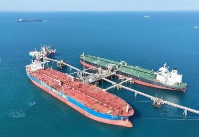 العراق يصادر ناقلة نفط ترفع علم ليبيريا قرب البصرة